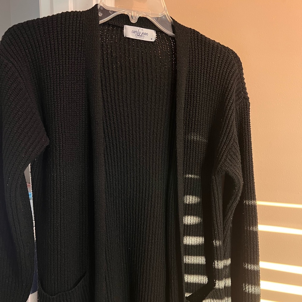 Carly Jean Los Angeles Black Open Front Knit Cardigan (M)